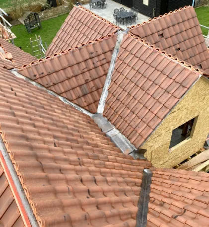 tiling and slating roofing image